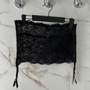 SAVAGE X FENTY | LACE INTIMATE SKIRT